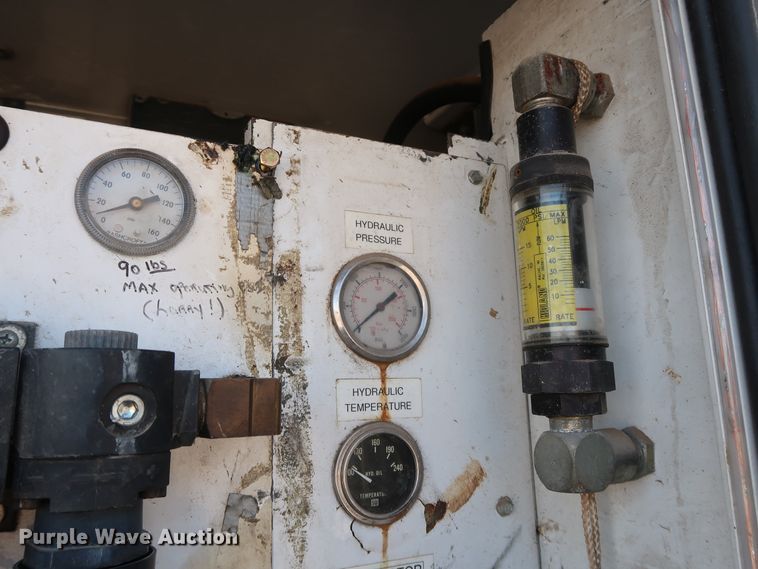 image for item DH0855 1999 GMC C7500 service truck