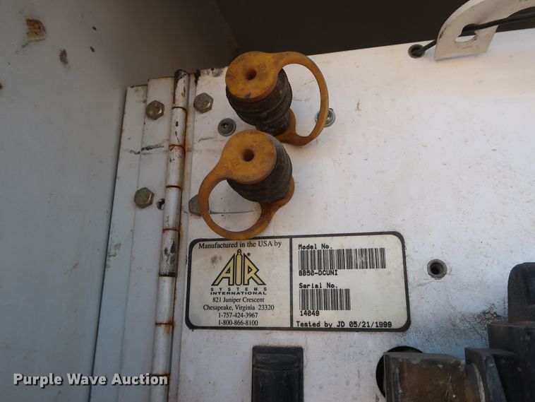 image for item DH0855 1999 GMC C7500 service truck