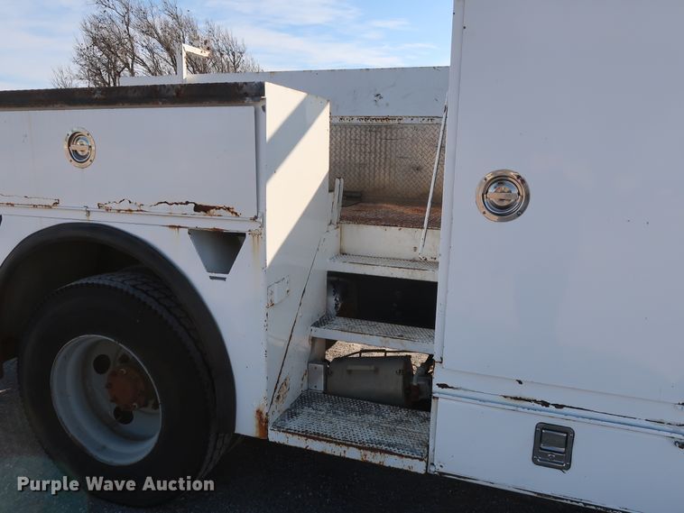image for item DH0855 1999 GMC C7500 service truck