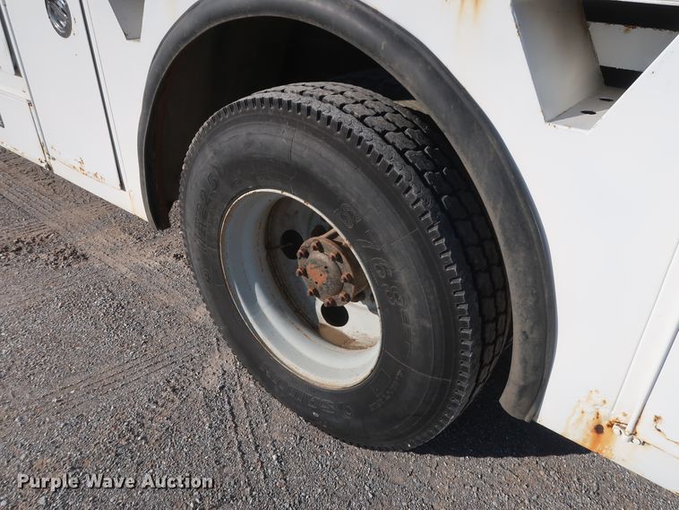 image for item DH0855 1999 GMC C7500 service truck