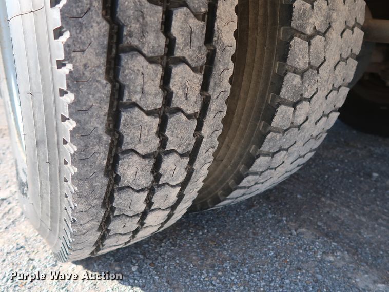 image for item DH0855 1999 GMC C7500 service truck