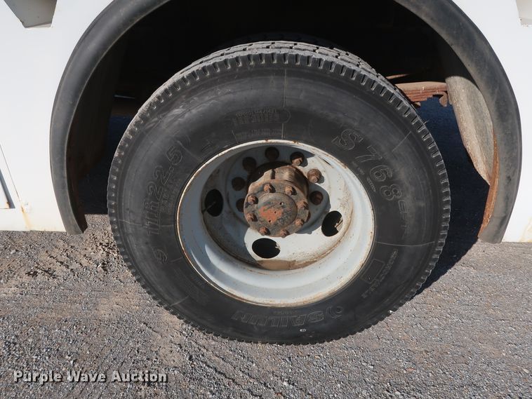 image for item DH0855 1999 GMC C7500 service truck