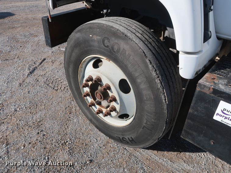 image for item DH0855 1999 GMC C7500 service truck