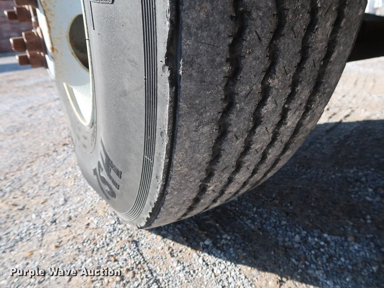 image for item DH0855 1999 GMC C7500 service truck