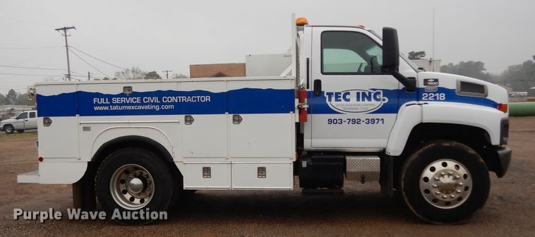 image for item DH2358 2003 Chevrolet C7500 utility truck
