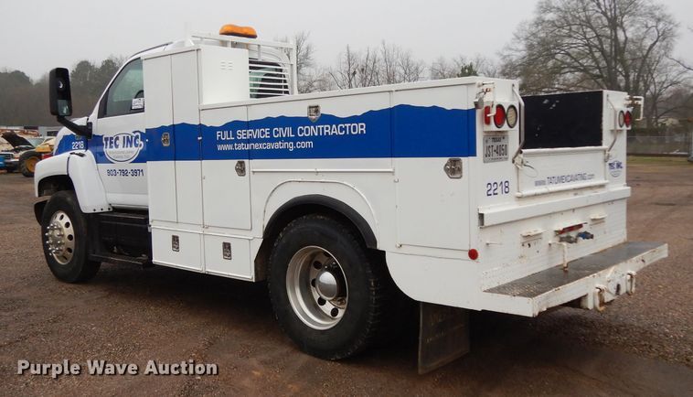 image for item DH2358 2003 Chevrolet C7500 utility truck