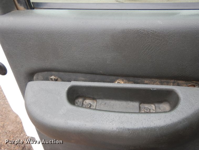 image for item DH2358 2003 Chevrolet C7500 utility truck