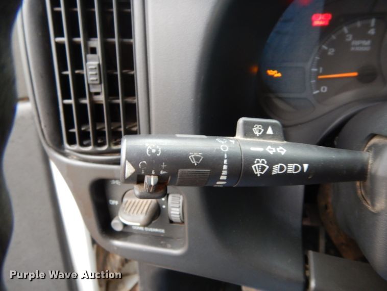 image for item DH2358 2003 Chevrolet C7500 utility truck