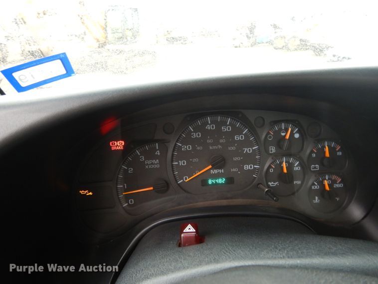 image for item DH2358 2003 Chevrolet C7500 utility truck