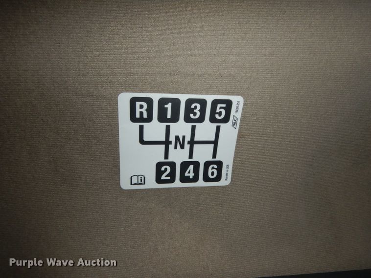 image for item DH2358 2003 Chevrolet C7500 utility truck