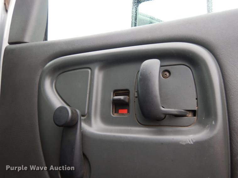 image for item DH2358 2003 Chevrolet C7500 utility truck