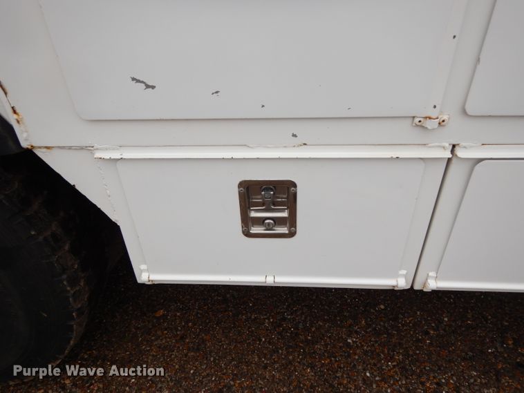 image for item DH2358 2003 Chevrolet C7500 utility truck