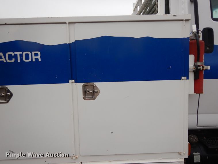 image for item DH2358 2003 Chevrolet C7500 utility truck