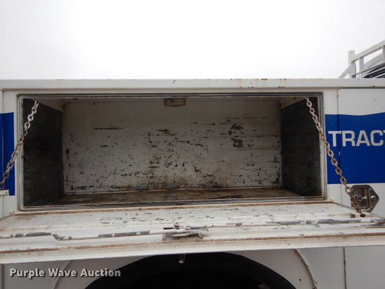 image for item DH2358 2003 Chevrolet C7500 utility truck