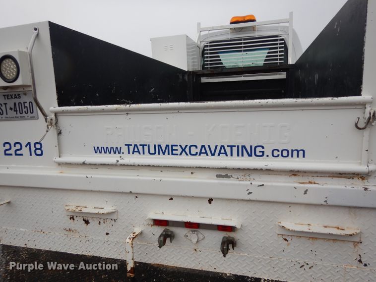 image for item DH2358 2003 Chevrolet C7500 utility truck