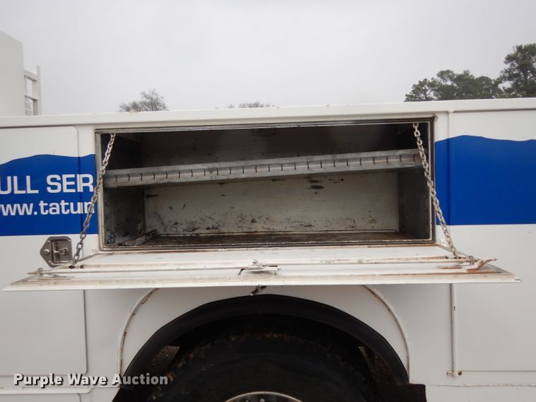 image for item DH2358 2003 Chevrolet C7500 utility truck
