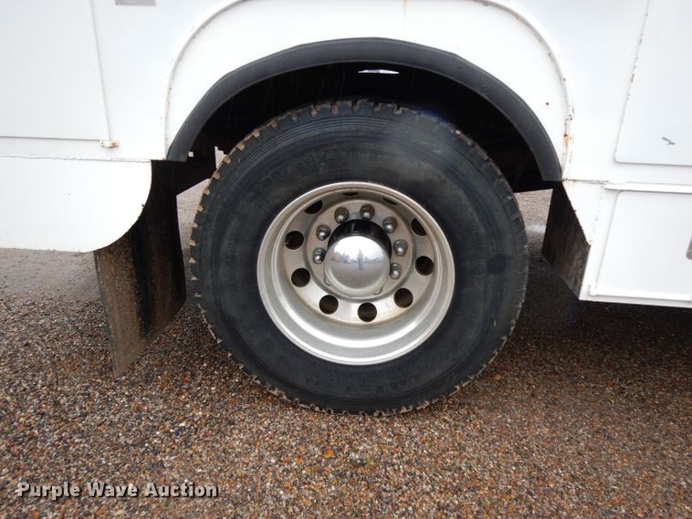 image for item DH2358 2003 Chevrolet C7500 utility truck