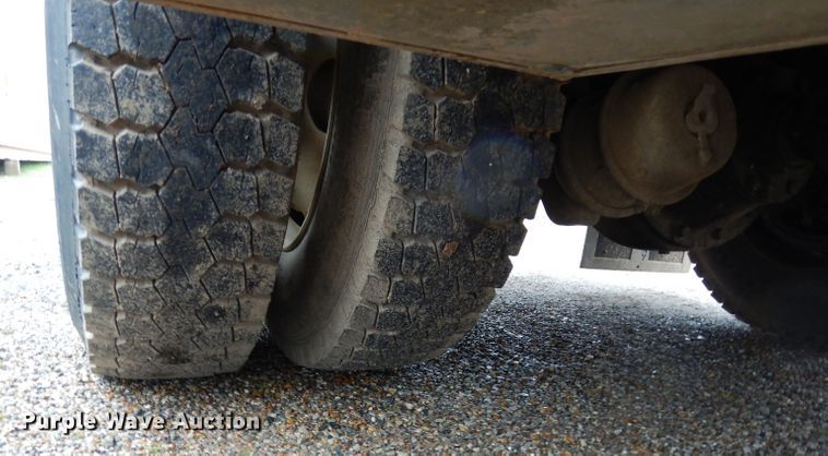 image for item DH2358 2003 Chevrolet C7500 utility truck