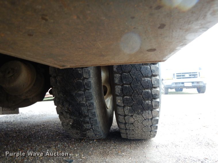 image for item DH2358 2003 Chevrolet C7500 utility truck