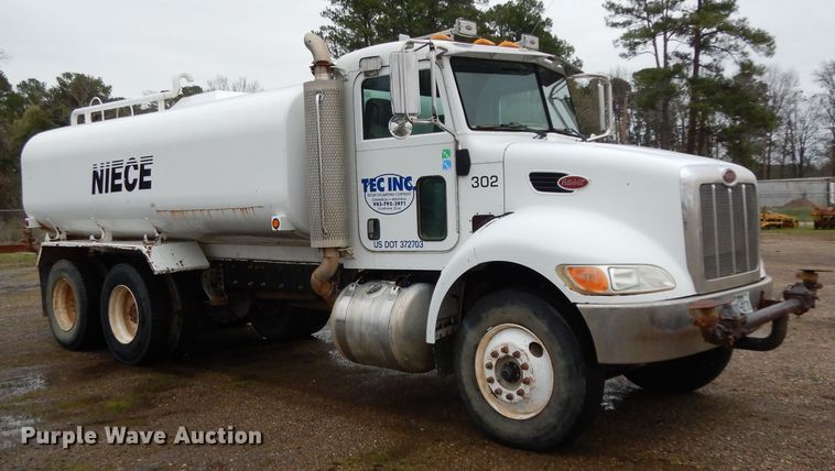 image for item DH2362 2006 Peterbilt 335 water truck