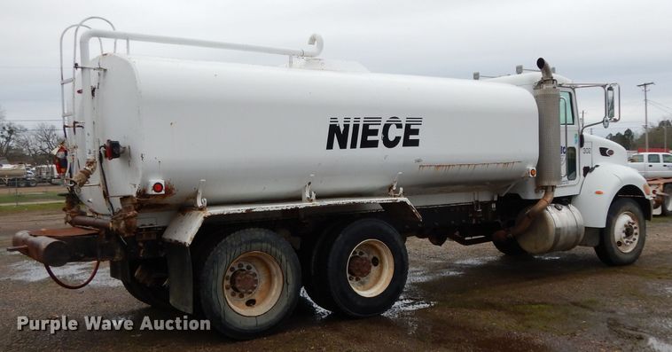 image for item DH2362 2006 Peterbilt 335 water truck