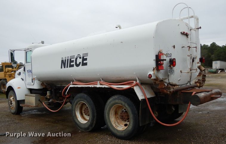 image for item DH2362 2006 Peterbilt 335 water truck
