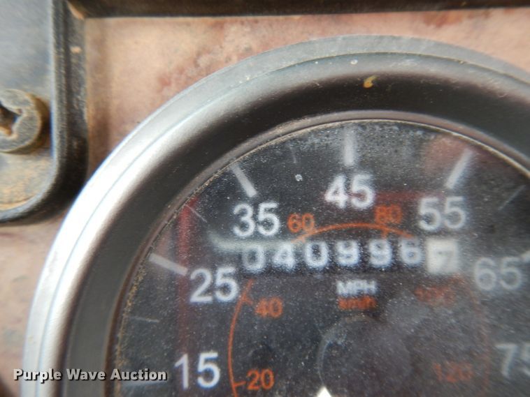 image for item DH2362 2006 Peterbilt 335 water truck