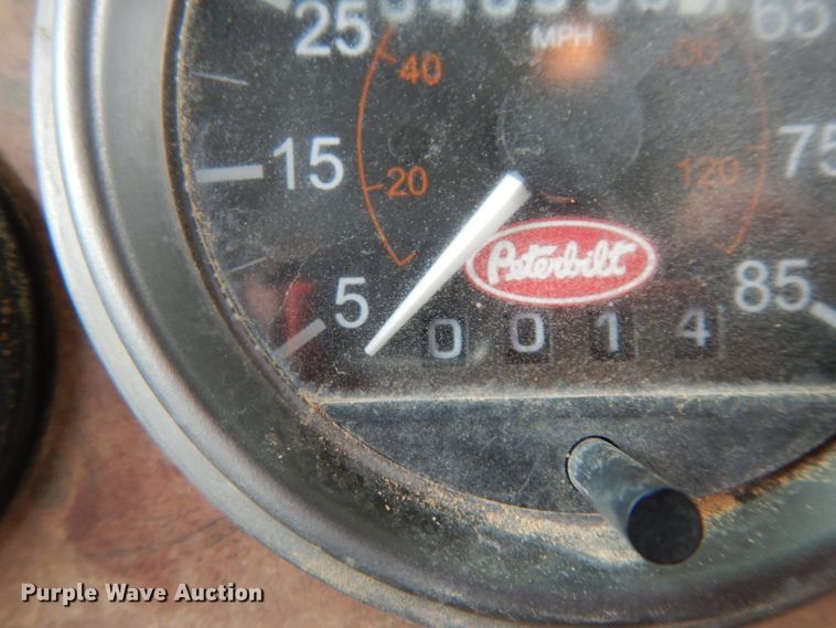 image for item DH2362 2006 Peterbilt 335 water truck