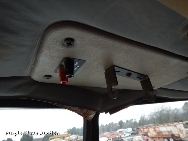 image for item DH2362 2006 Peterbilt 335 water truck