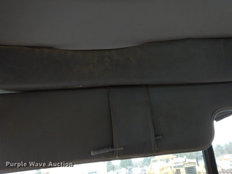 image for item DH2362 2006 Peterbilt 335 water truck