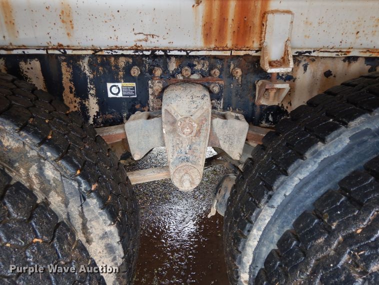 image for item DH2362 2006 Peterbilt 335 water truck