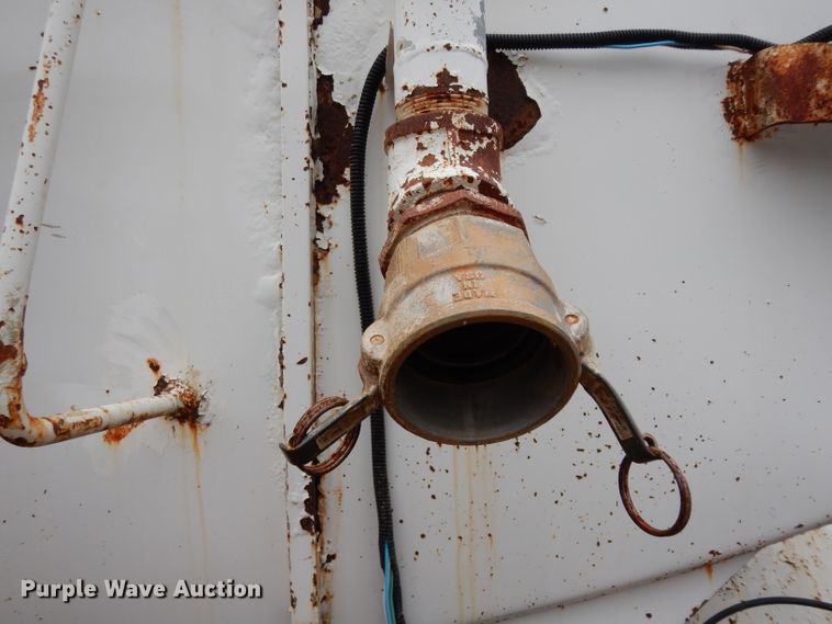 image for item DH2362 2006 Peterbilt 335 water truck