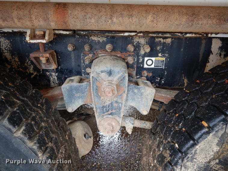 image for item DH2362 2006 Peterbilt 335 water truck