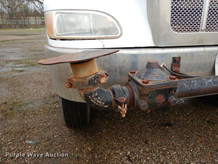 image for item DH2362 2006 Peterbilt 335 water truck