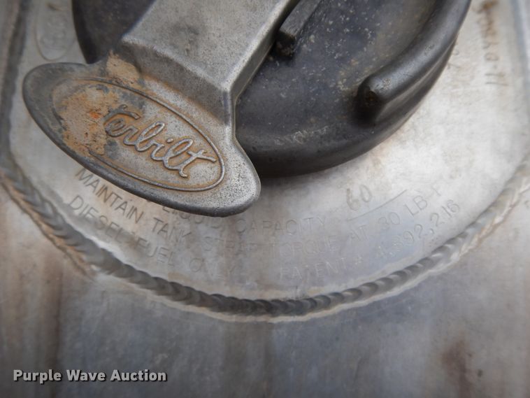 image for item DH2362 2006 Peterbilt 335 water truck