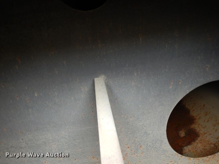 image for item DH2362 2006 Peterbilt 335 water truck