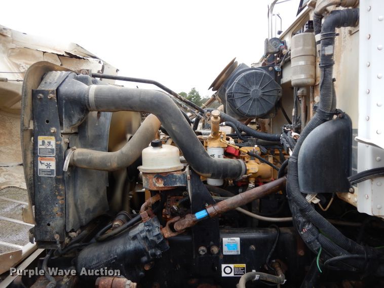 image for item DH2362 2006 Peterbilt 335 water truck