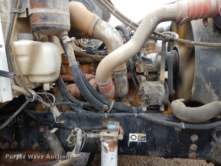 image for item DH2362 2006 Peterbilt 335 water truck