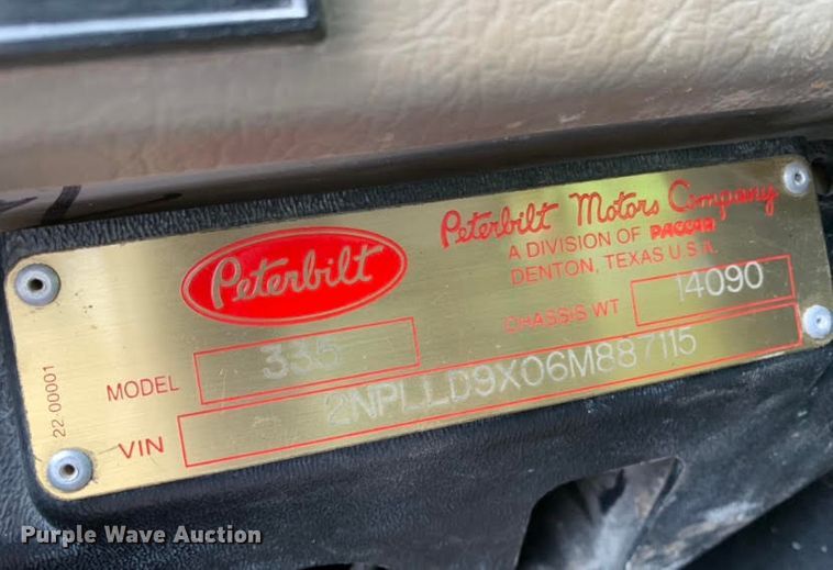 image for item DH2362 2006 Peterbilt 335 water truck