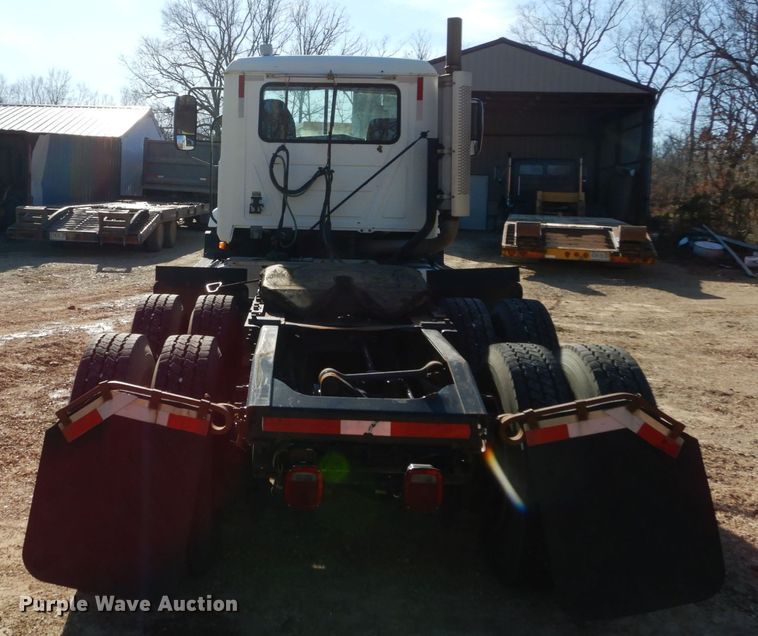 image for item DH5069 2004 Mack CX613 semi truck