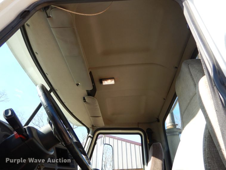 image for item DH5069 2004 Mack CX613 semi truck