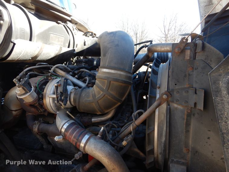 image for item DH5069 2004 Mack CX613 semi truck