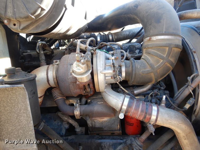 image for item DH5069 2004 Mack CX613 semi truck