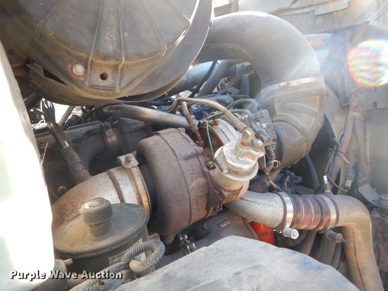 image for item DH5069 2004 Mack CX613 semi truck