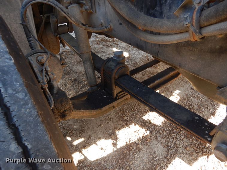 image for item DH5069 2004 Mack CX613 semi truck