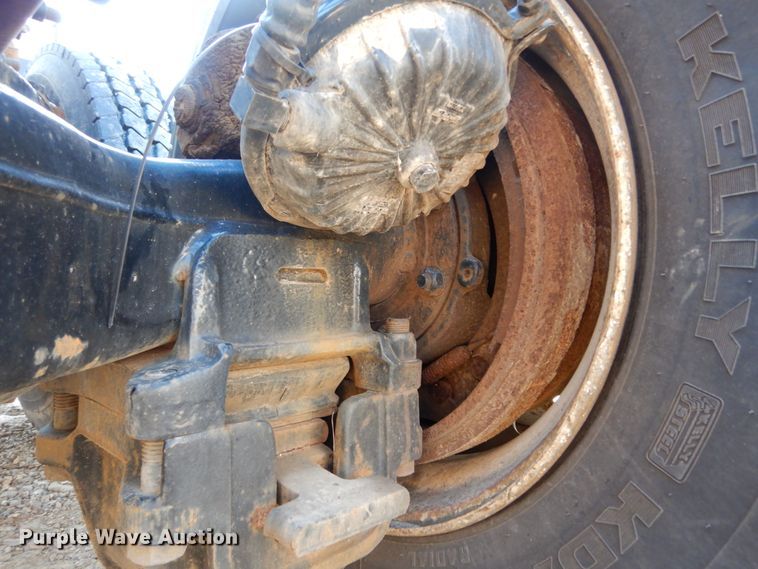 image for item DH5069 2004 Mack CX613 semi truck