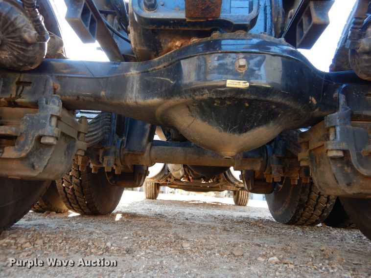 image for item DH5069 2004 Mack CX613 semi truck