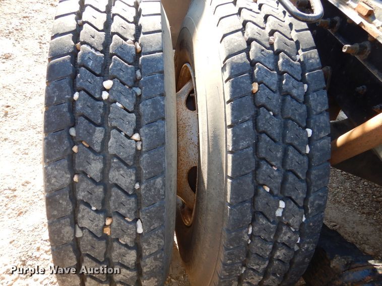 image for item DH5069 2004 Mack CX613 semi truck