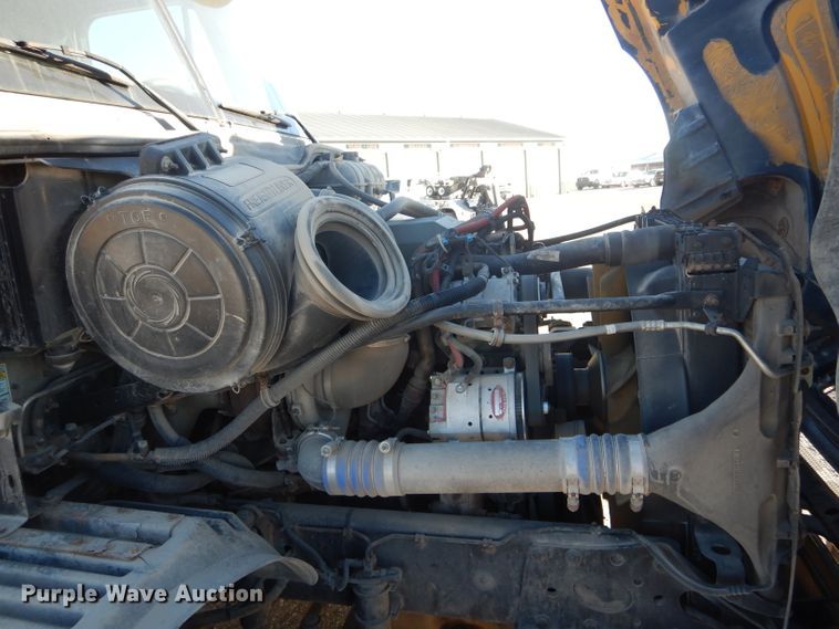 image for item DH6255 2007 Freightliner Columbia semi truck