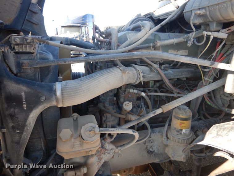 image for item DH6255 2007 Freightliner Columbia semi truck